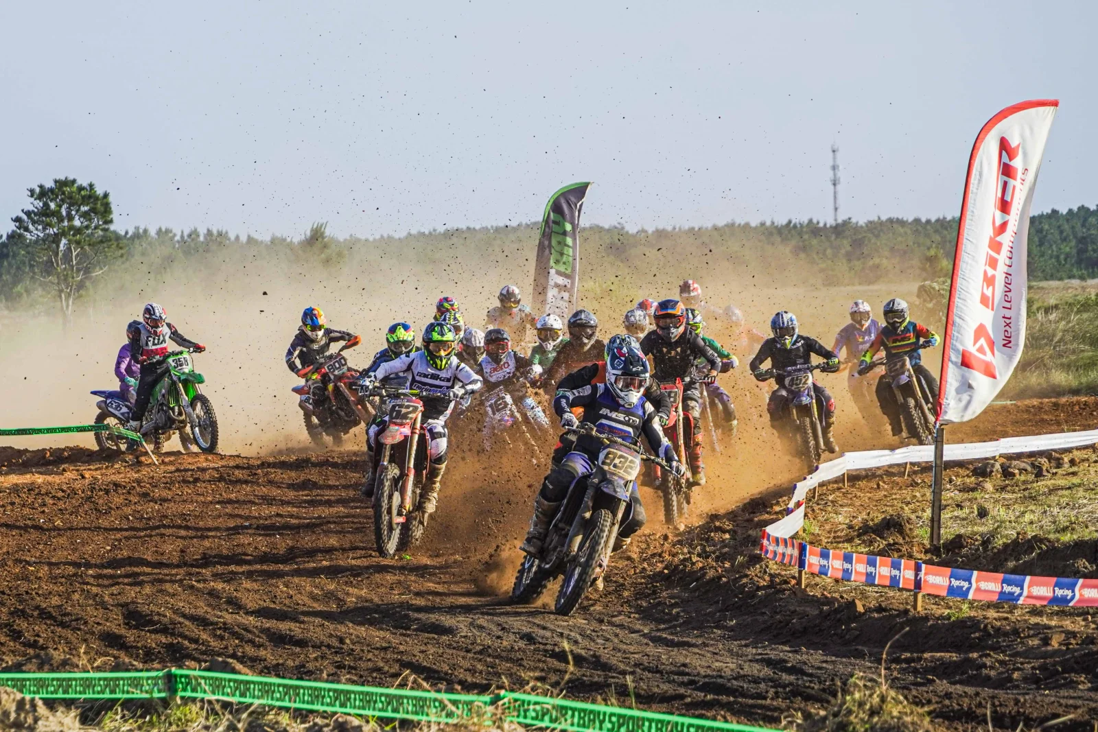 Imagem Clima quente e grandes disputas: o sábado da Grande Final do Gaúcho de Motocross agitou Capão da Canoa