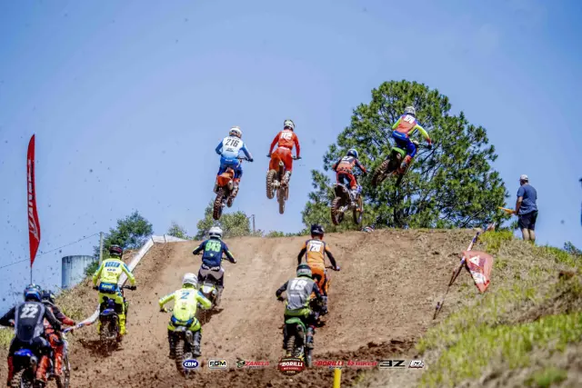 Imagem Ibirubá sedia etapa com pontuação dobrada para algumas categorias e corridas noturnas no Campeonato Gaúcho Borilli de Motocross