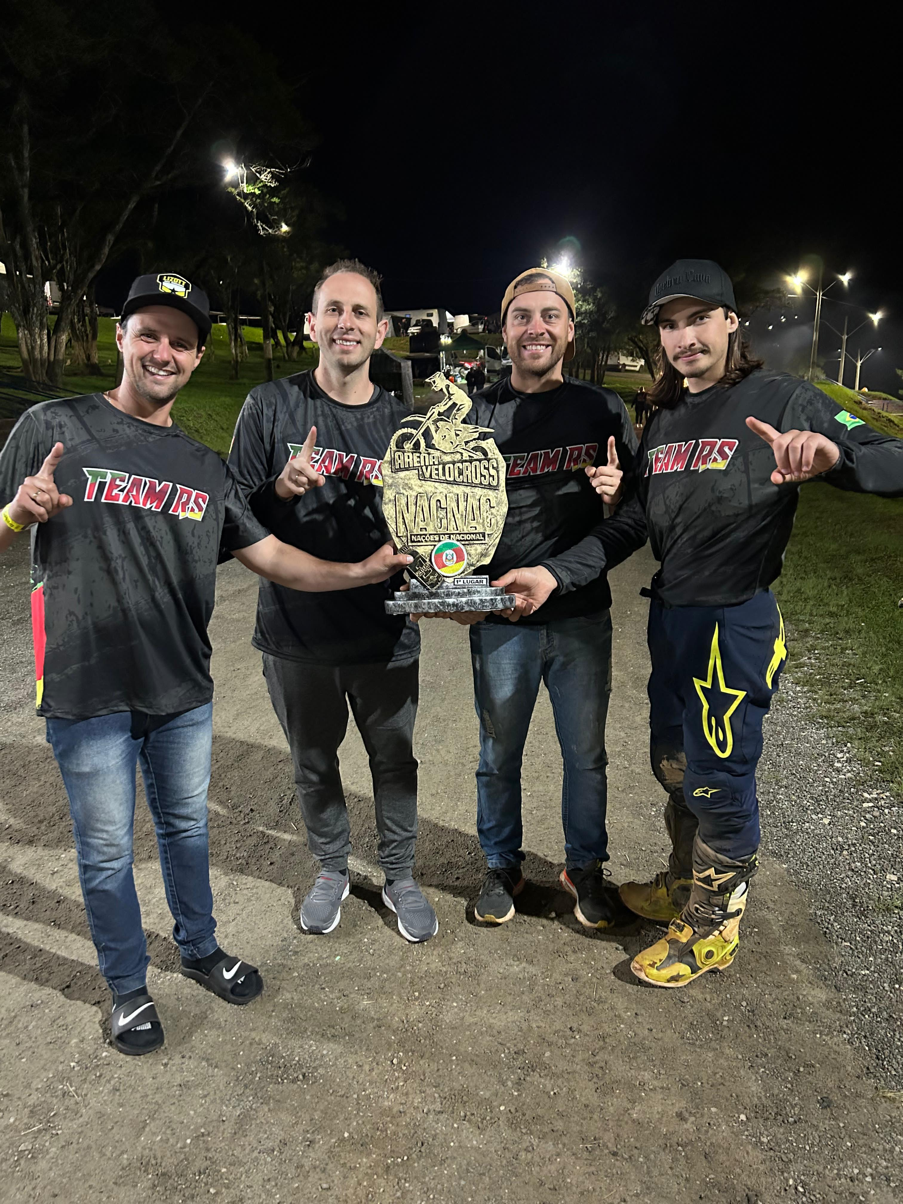 Mini Piloto de Motocross de Nova Aurora é destaque no Paraná